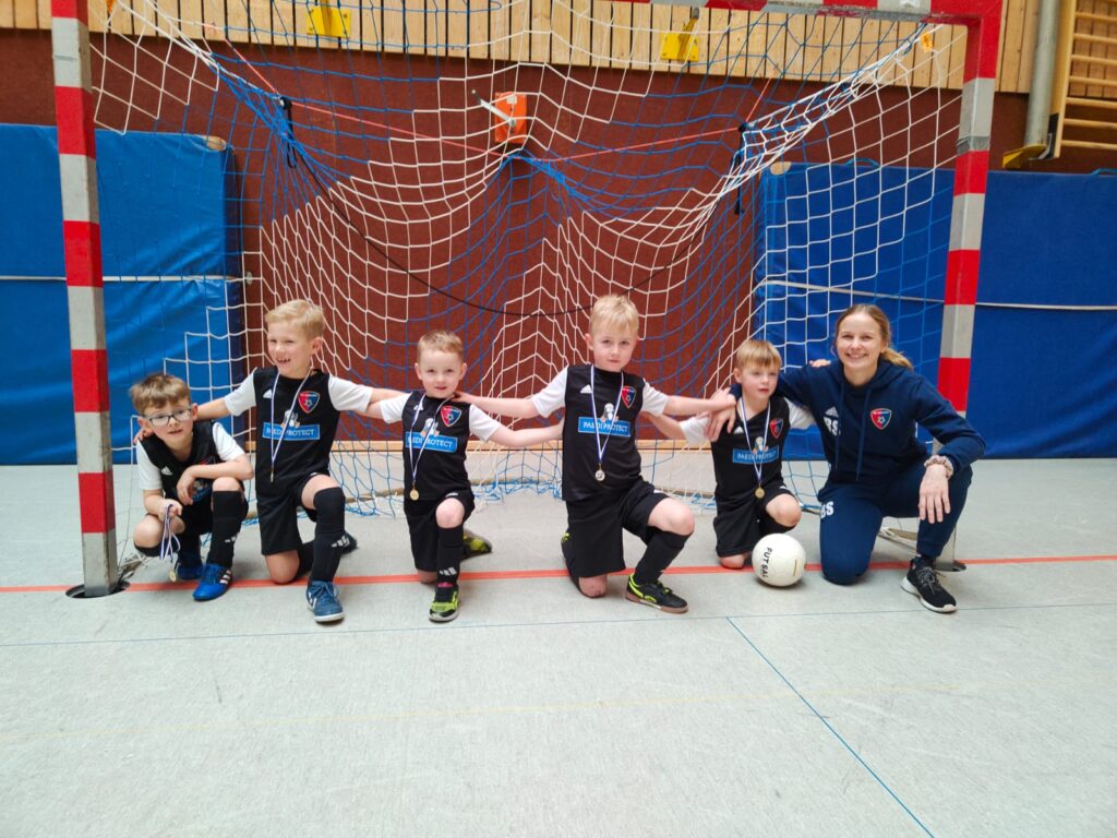 Unsere Bambinis mit Trainerin Bente